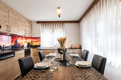 Küche/Küchenzeile in der Unterkunft Fabi`s Horu Lodge