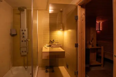 Ein Badezimmer in der Unterkunft Chalet Les Ecureuils by Inspiringplaces Zermatt