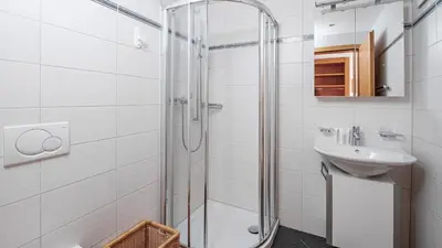 Ein Badezimmer in der Unterkunft Haus Malva by Zermatt Premium Apartments