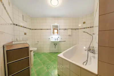 Ein Badezimmer in der Unterkunft La Maison Lou l Ski in-out l Parking l By CosyHome