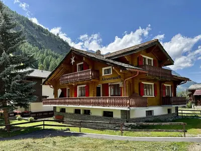 Ein allgemeiner Bergblick oder ein Berglick von der Ferienwohnung aus