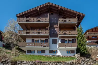 Das Gebäude in dem sich die Ferienwohnung befindet