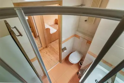 Ein Badezimmer in der Unterkunft Chaleureux studio avec vue sur les montagnes