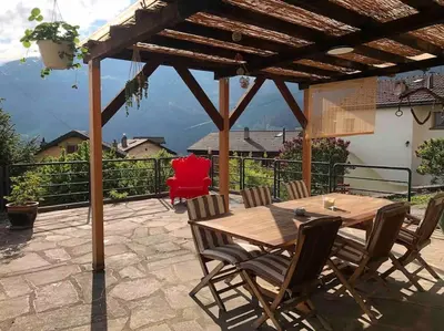 Ein Balkon oder eine Terrasse in der Unterkunft La Grande Majorie de Nendaz