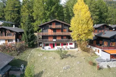 Das Gebäude in dem sich die Ferienwohnung befindet