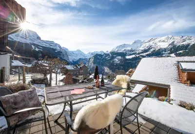 Ein allgemeiner Bergblick oder ein Berglick von der Ferienwohnung aus