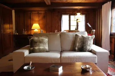 Ein Sitzbereich in der Unterkunft Chalet Hubel