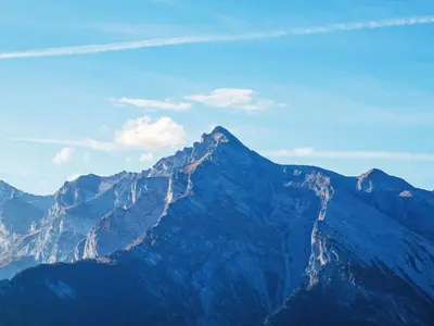 Ein allgemeiner Bergblick oder ein Berglick von des Chalets aus