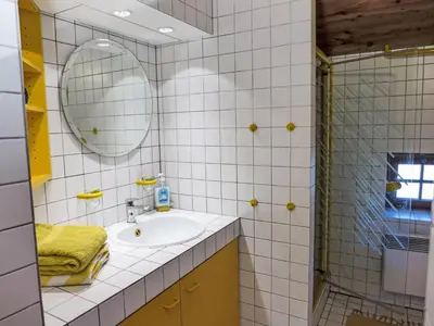 Ein Badezimmer in der Unterkunft Apartment Zumoberhaus by Interhome