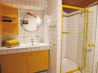 Ein Badezimmer in der Unterkunft Apartment Zumoberhaus by Interhome