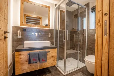 Ein Badezimmer in der Unterkunft Akelei Penthouse by HomeFlow