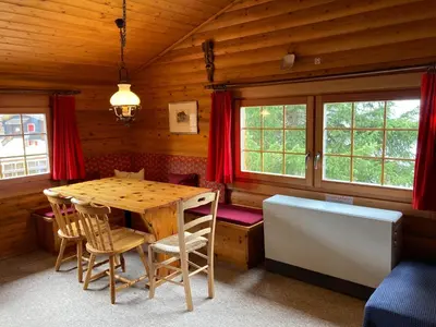 Ein Sitzbereich in der Unterkunft Chalet Glimuschir