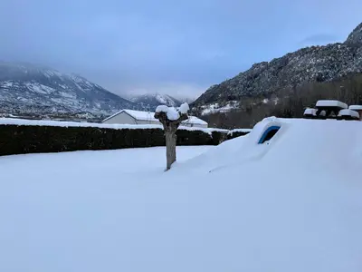Charmante maisonnette avec vue sur les montagnes im Winter