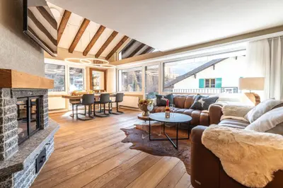 Ein Sitzbereich in der Unterkunft Elfi - luxury mountain bijou by Inspiringplaces Zermatt
