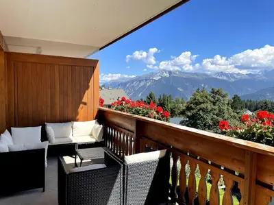 Ein allgemeiner Bergblick oder ein Berglick von der Ferienwohnung aus