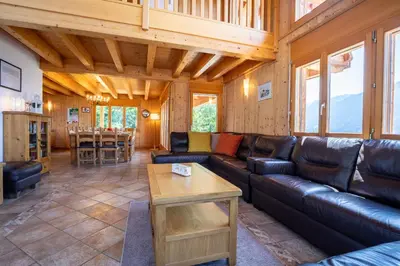 Ein Sitzbereich in der Unterkunft Tschoueilles 014 MOUNTAIN & VIEW - chalet 12 pers