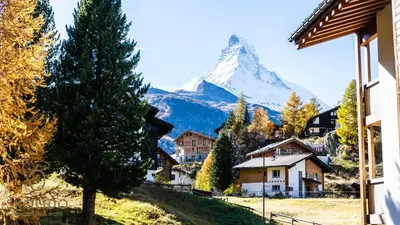 Ein allgemeiner Bergblick oder ein Berglick von der Ferienwohnung aus