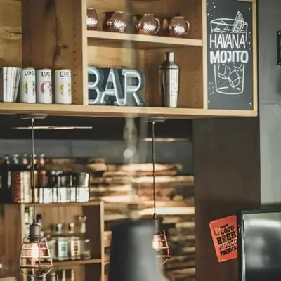 Lounge oder Bar in der Unterkunft Homebase by Revier