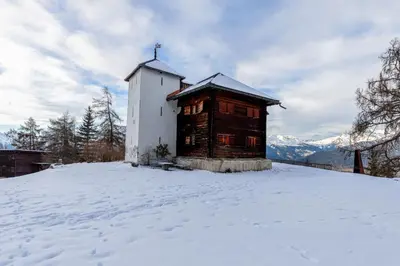 Ein allgemeiner Bergblick oder ein Berglick von des Chalets aus