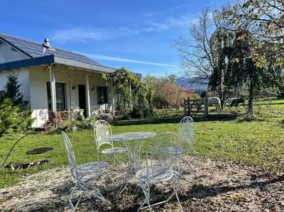 Ein Garten an der Unterkunft Cloud Garden Maisonette