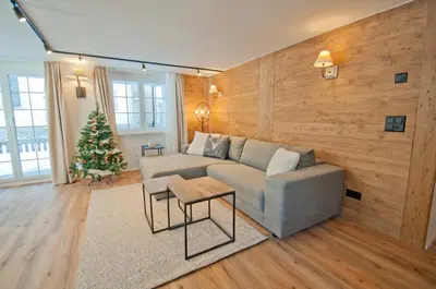 Ein Sitzbereich in der Unterkunft Chalet Aeschhorn