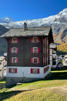 Ein allgemeiner Bergblick oder ein Berglick von der Ferienwohnung aus
