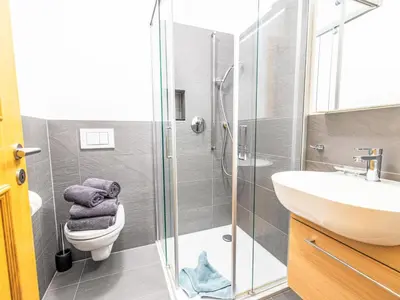 Ein Badezimmer in der Unterkunft Apartment B21 by Interhome