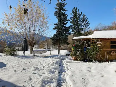 Sunny Lily facing the swiss Alps - Crans Montana im Winter