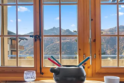 Ein allgemeiner Bergblick oder ein Berglick von der Ferienwohnung aus