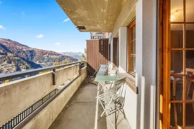 Ein allgemeiner Bergblick oder ein Berglick von der Ferienwohnung aus