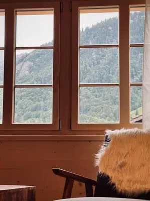 Ein allgemeiner Bergblick oder ein Berglick von der Ferienwohnung aus