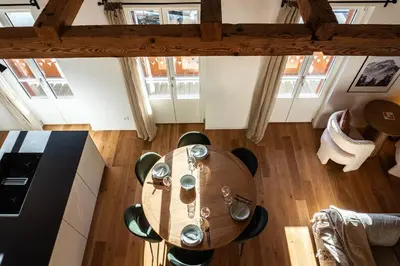 Ein Sitzbereich in der Unterkunft Hidden Retreats The Alpstyle