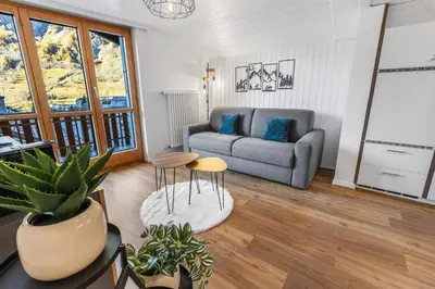 Ein Sitzbereich in der Unterkunft Magnifique appartement central à Loèche-les-Bains