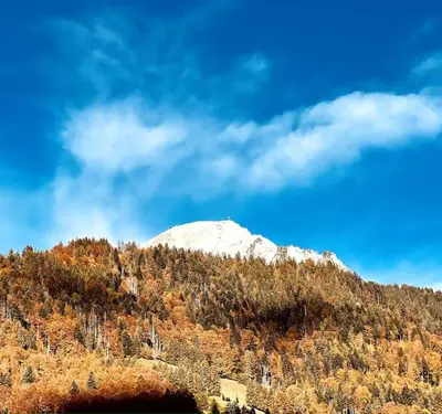 Ein allgemeiner Bergblick oder ein Berglick von der Ferienwohnung aus