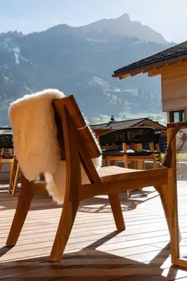 Ein allgemeiner Bergblick oder ein Berglick von der Ferienwohnung aus