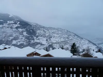 Ein allgemeiner Bergblick oder ein Berglick von der Ferienwohnung aus