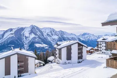 Ein allgemeiner Bergblick oder ein Berglick von der Ferienwohnung aus