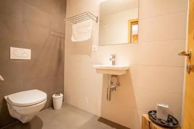 Ein Badezimmer in der Unterkunft Royal A14