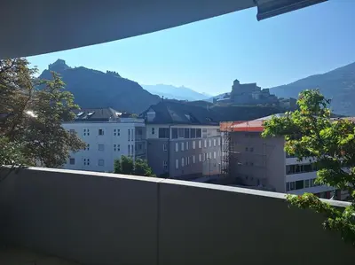 Ein allgemeiner Bergblick oder ein Berglick von der Ferienwohnung aus