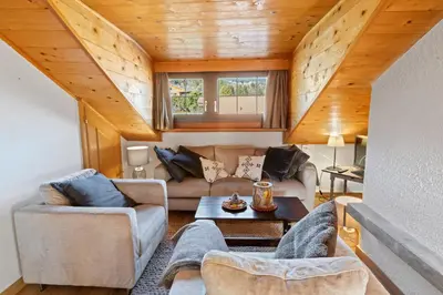 Ein Sitzbereich in der Unterkunft Montana Village - appartement rénové, 5 pers