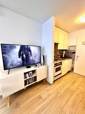 Küche/Küchenzeile in der Unterkunft Sandrina - Studio lumineux et rénové