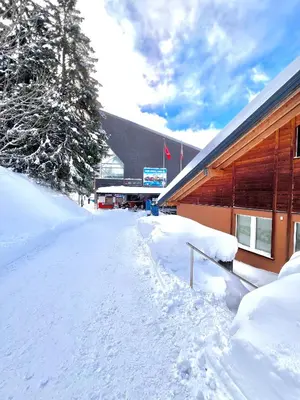 Tarbey - Studio au départ du télécabine Torrent im Winter