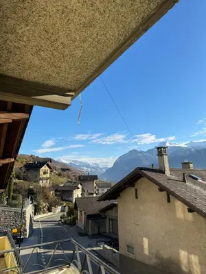 Ein allgemeiner Bergblick oder ein Berglick von der Ferienwohnung aus