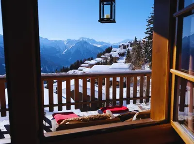Ein allgemeiner Bergblick oder ein Berglick von des Ferienhauses aus