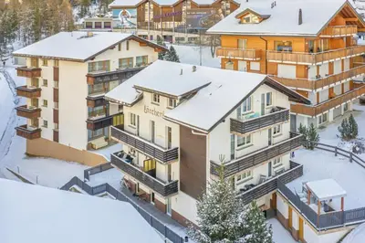Chalet Lärchenheim, central SaasFee close to AlpinExpress im Winter