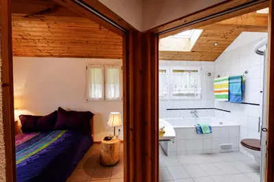 Ein Badezimmer in der Unterkunft Swiss Holiday House