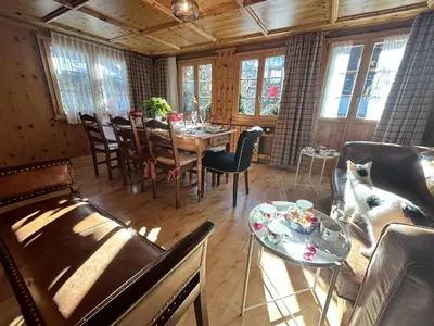 Ein Sitzbereich in der Unterkunft Cozy Room in Cozy Shared Flat - Prime Zermatt Location