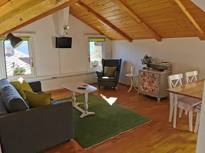 Ein Sitzbereich in der Unterkunft Ula's Holiday Apartments