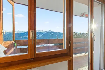 Ein allgemeiner Bergblick oder ein Berglick von der Ferienwohnung aus