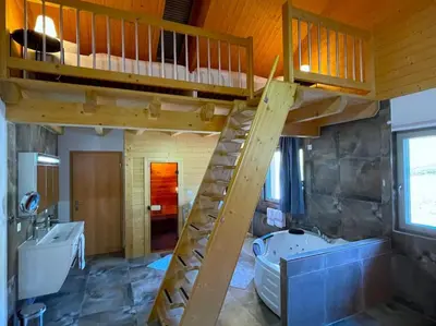 Grundriss der Unterkunft SwissHut Modern Chalet with Spa - Chalet Beunden